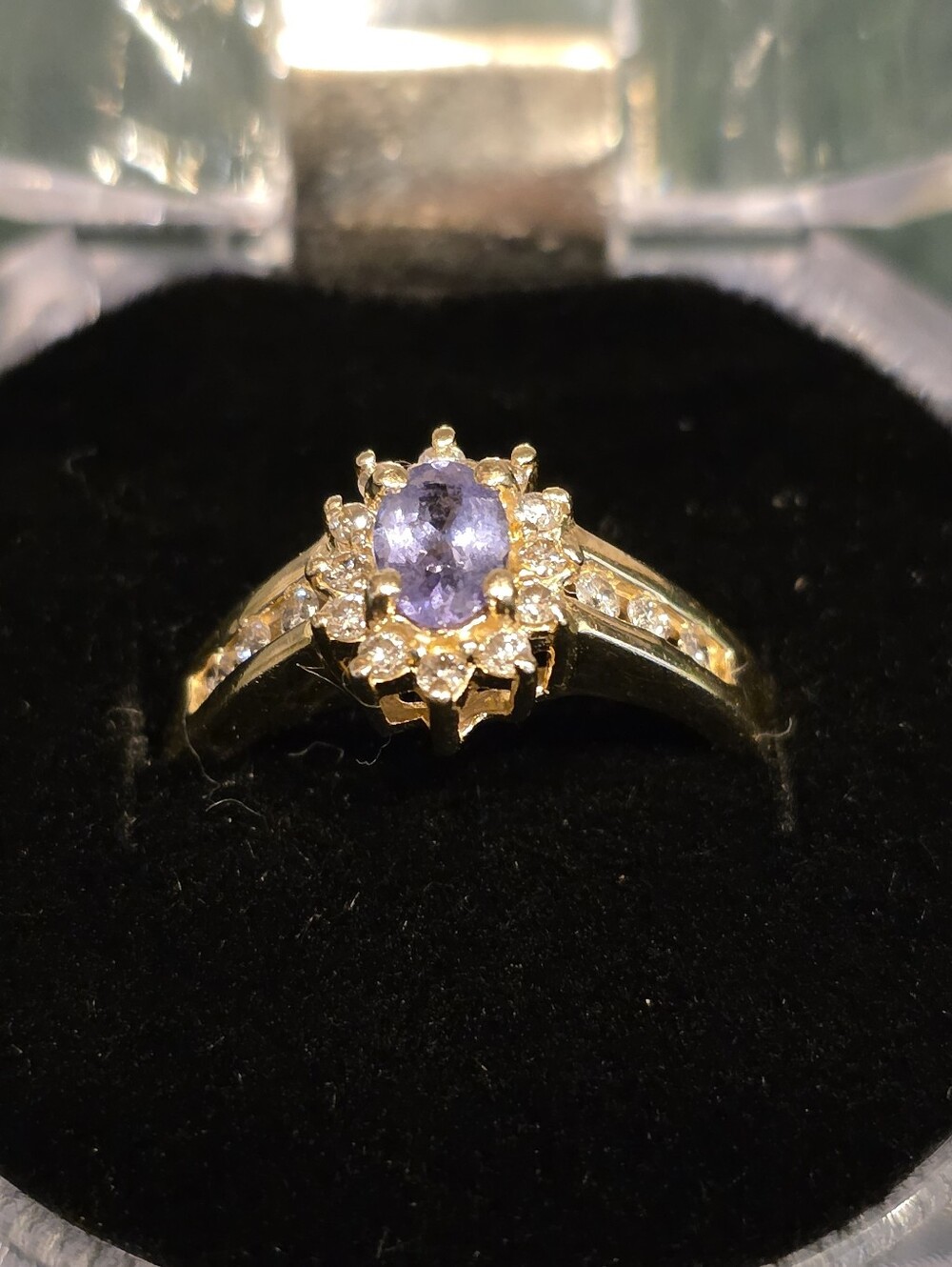14k Yello Gold Ring - Picture 7 of 9